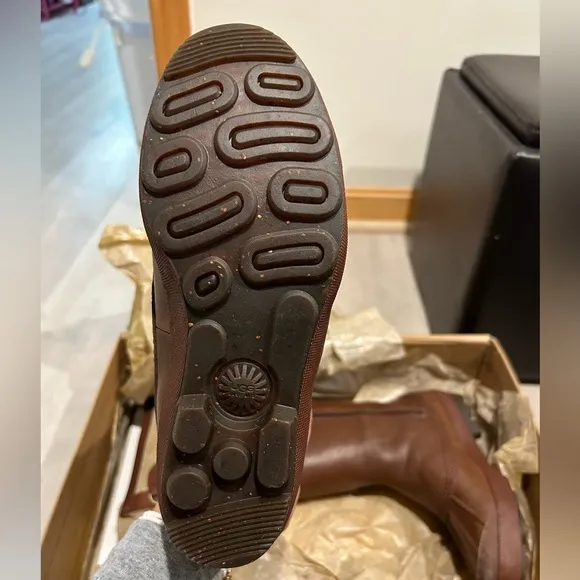 UGG Australia &quot;1900 Belcloud&quot; Waterproof CognacDuck Boots Sheepskin Leather