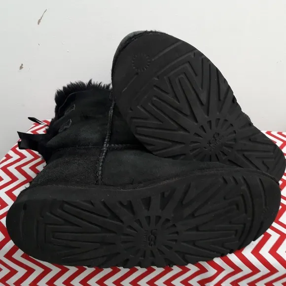 UGG AUSTRALIA Bailey Bow winter boots. Black  4