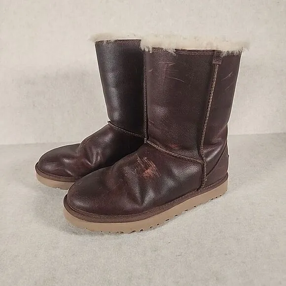 UGG Australia Classic Short Brown Leather Fur‎ Womens Sz 7 Boots Winter Snow