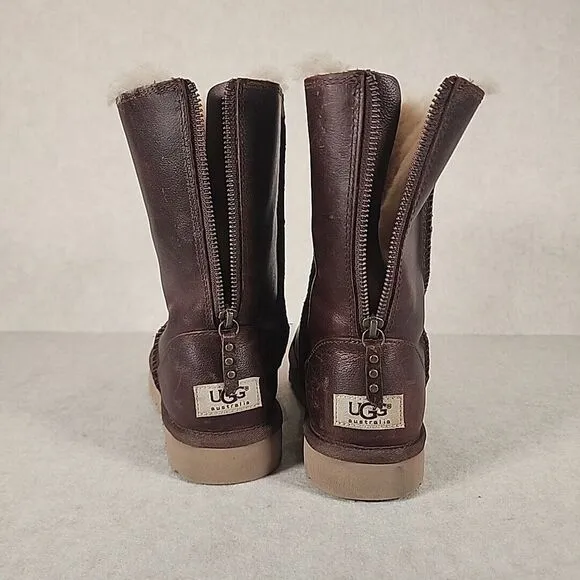 UGG Australia Classic Short Brown Leather Fur‎ Womens Sz 7 Boots Winter Snow