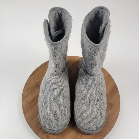 UGG Australia Mountain Quilted knit boots 3176 button color Gray size 8 womens