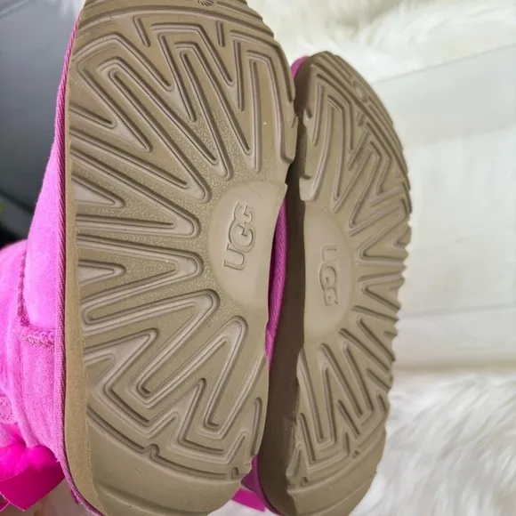 UGG BAILEY BOW II WINTER BOOTS SOZE 12 KIDS