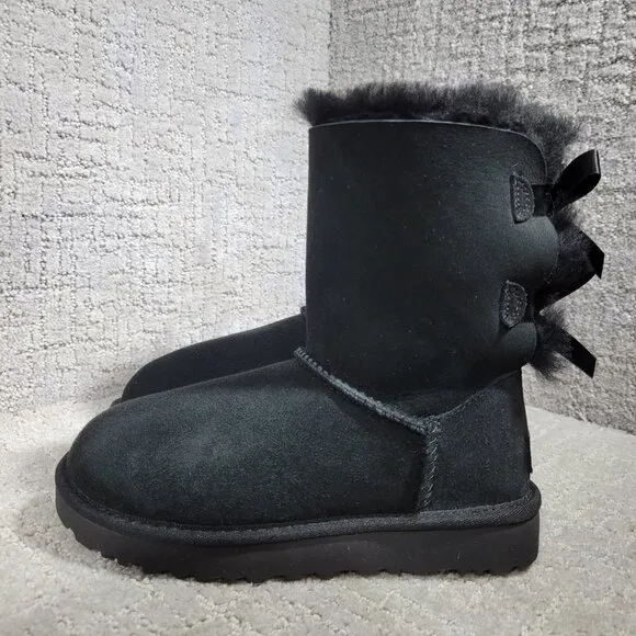 UGG Bailey Bow II Women’s Size 5 US Black Suede Shearling Winter Boots 1016225