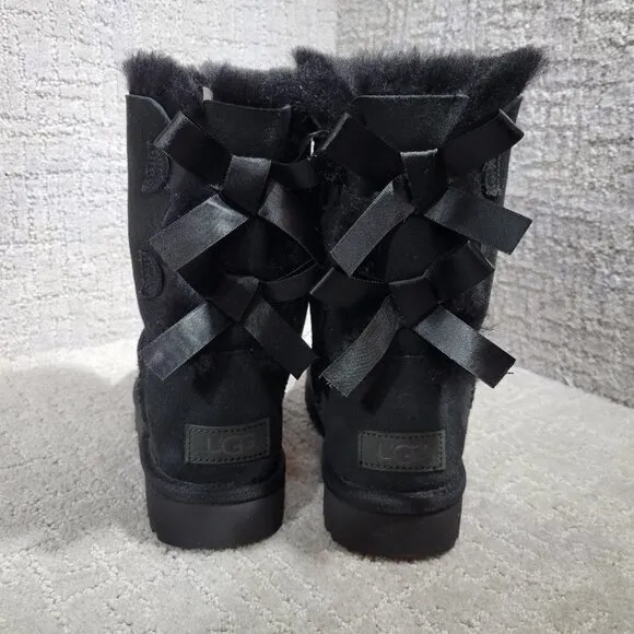 UGG Bailey Bow II Women’s Size 5 US Black Suede Shearling Winter Boots 1016225