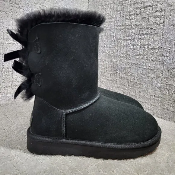 UGG Bailey Bow II Women’s Size 5 US Black Suede Shearling Winter Boots 1016225