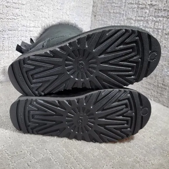 UGG Bailey Bow II Women’s Size 5 US Black Suede Shearling Winter Boots 1016225