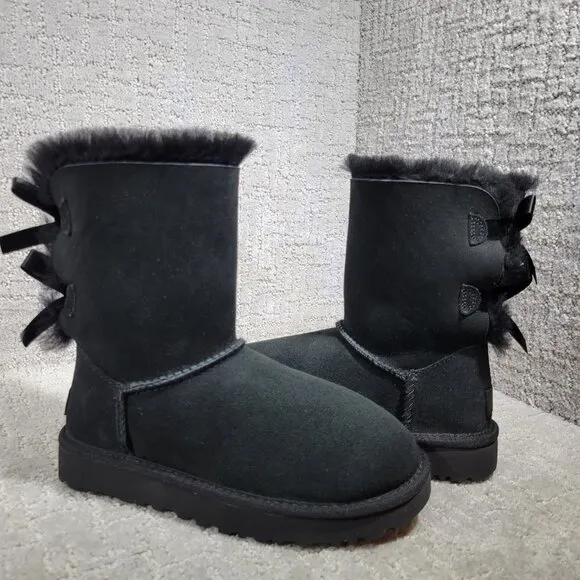 UGG Bailey Bow II Women’s Size 5 US Black Suede Shearling Winter Boots 1016225