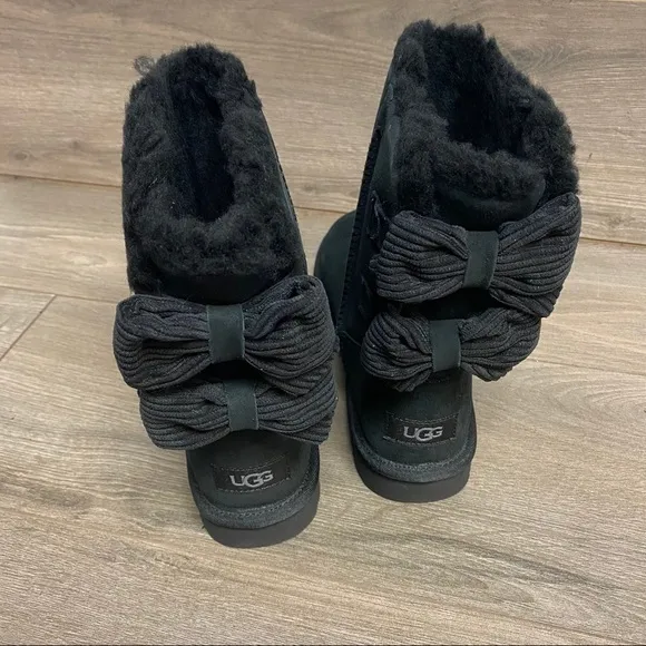 UGG | Bailey Corduroy Bow Boots Black Size 6 NEW