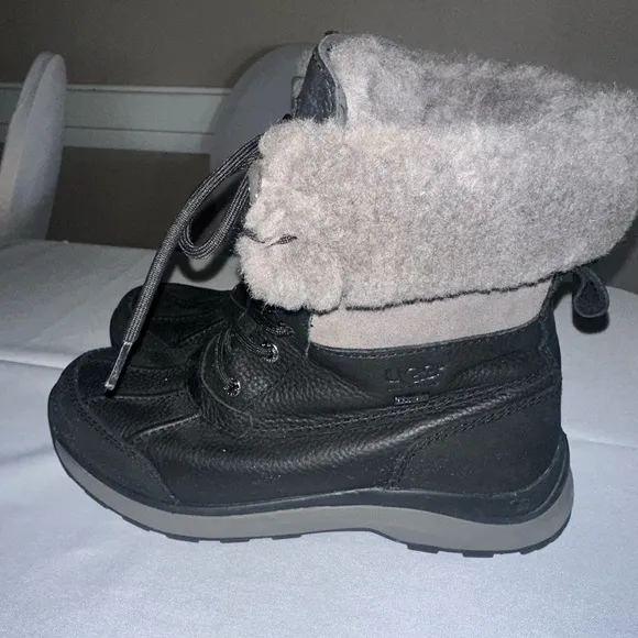 UGG Black Adirondack Boot III