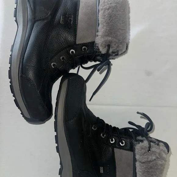 UGG Black Adirondack Boot III