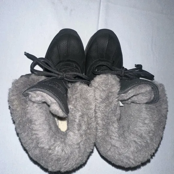 UGG Black Adirondack Boot III