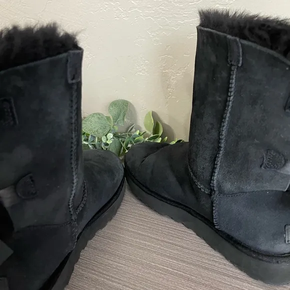 UGG Black Bailey Bow II Size 9 Boots Winter Booties