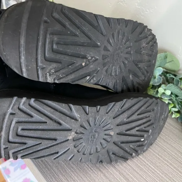 UGG Black Bailey Bow II Size 9 Boots Winter Booties