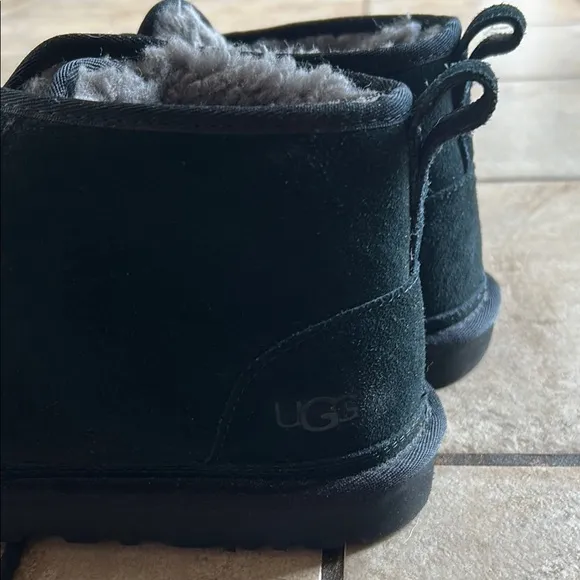 UGG Black Classic Fur Lined Chukka. New in box. Size 11 very warm.