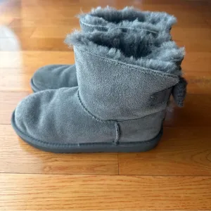 UGG boots Geyser Grey Arielle kids size 2