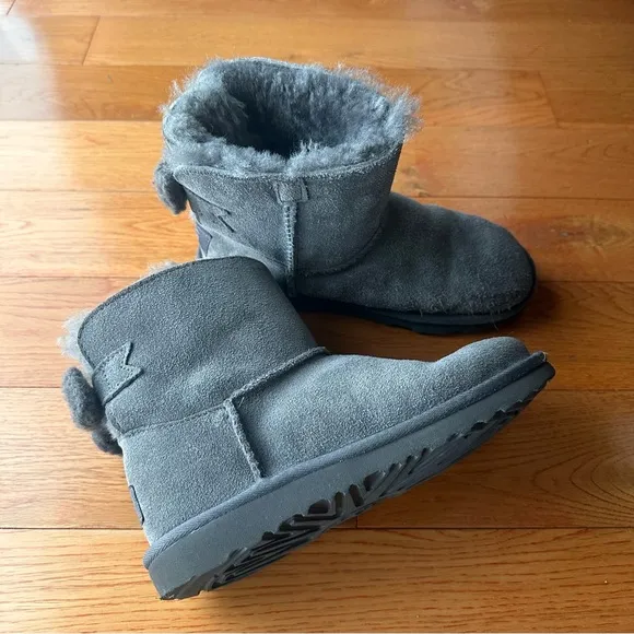 UGG boots Geyser Grey Arielle kids size 2
