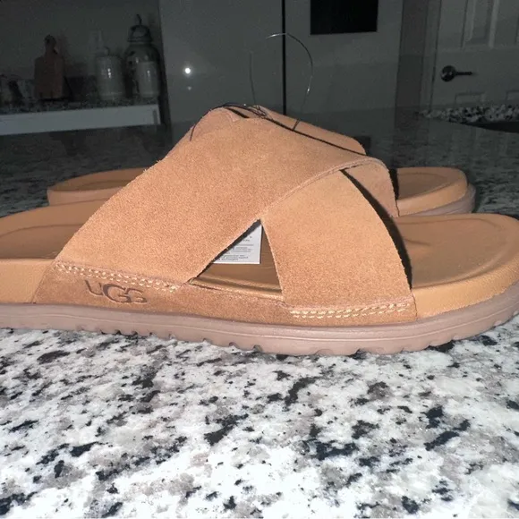 UGG Brown Sandals women’s size 8 1/2 or men’s size 7