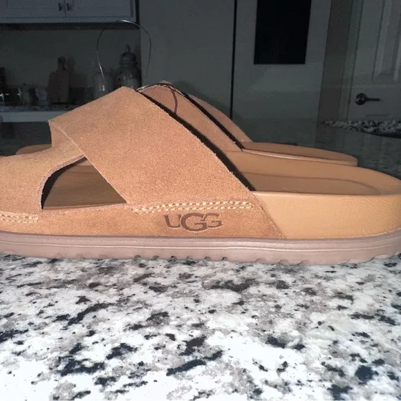 UGG Brown Sandals women’s size 8 1/2 or men’s size 7