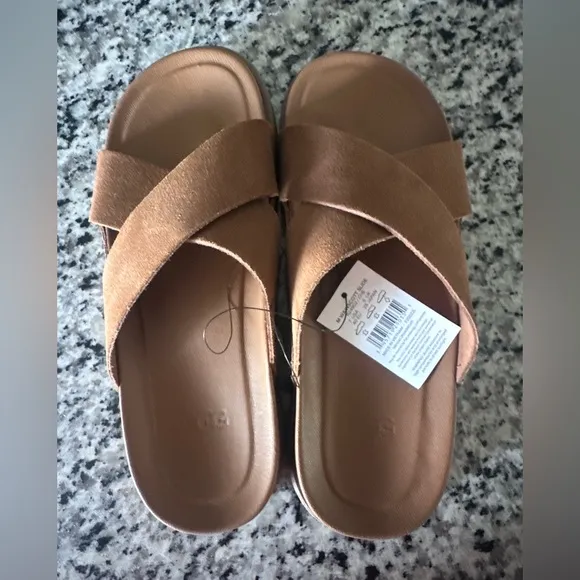 UGG Brown Sandals women’s size 8 1/2 or men’s size 7