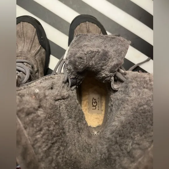 UGG Butte Sherpa Lined Winter Boots Sz 1