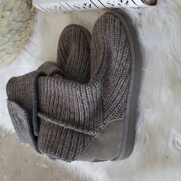 UGG  classic cardy gray women's knit long boots size 8