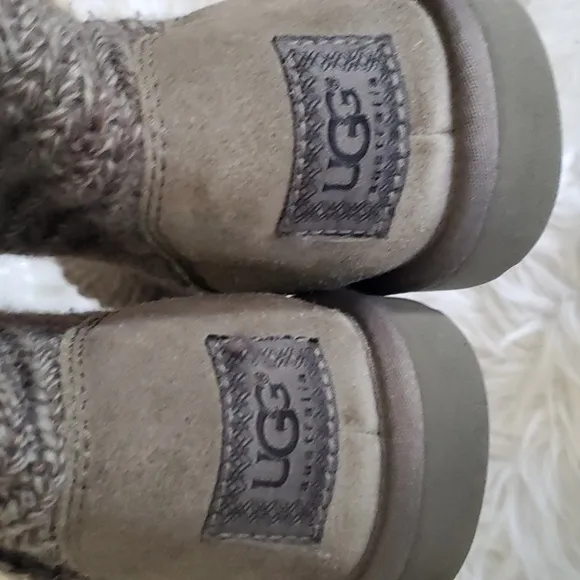 UGG  classic cardy gray women's knit long boots size 8