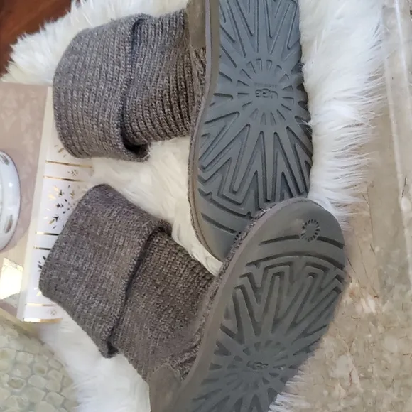 UGG  classic cardy gray women's knit long boots size 8