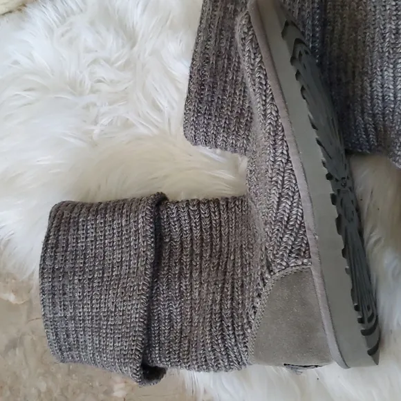 UGG  classic cardy gray women's knit long boots size 8