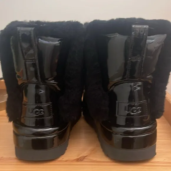 UGG CLASSIC‎ CHILLAPEAK SHINE WINTER BOOTS