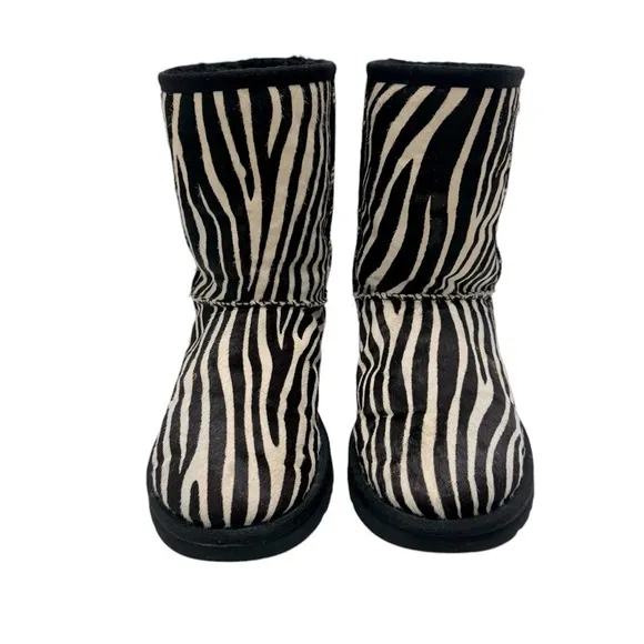 UGG Classic Short Exotic Zebra Boots 1002790 size 6 Black and White Calf Hair