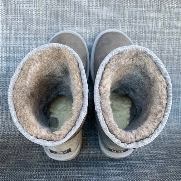 UGG Classic Short II Gray Winter Boots Women’s size 6