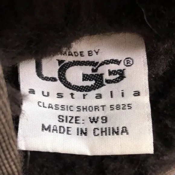 UGG Classic Short Sheepskin Winter Boots W9