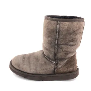 UGG Classic Short Sheepskin Winter Boots W9