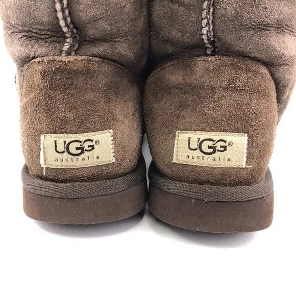 UGG Classic Short Sheepskin Winter Boots W9