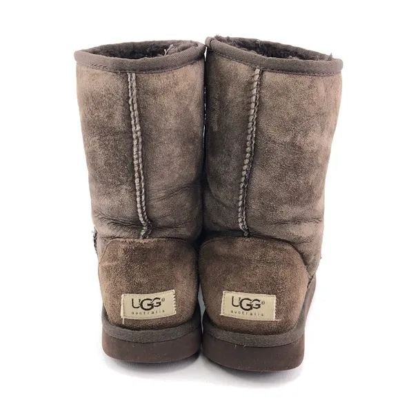 UGG Classic Short Sheepskin Winter Boots W9