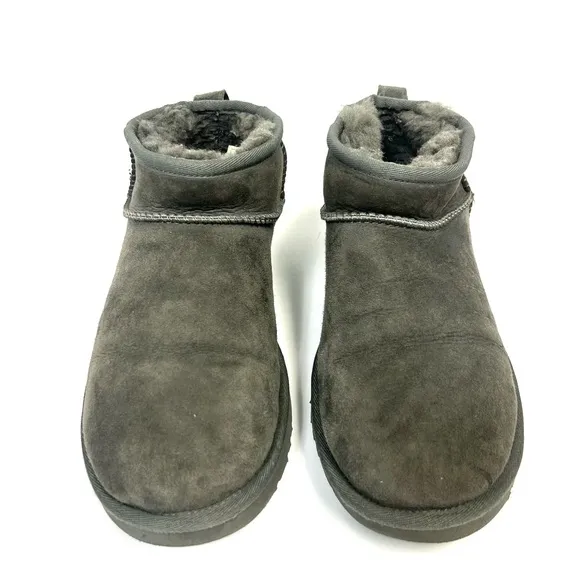 Ugg Classic Ultra Mini Boots Women 9 Gray Suede Sheepskin Lined Comfort Casual