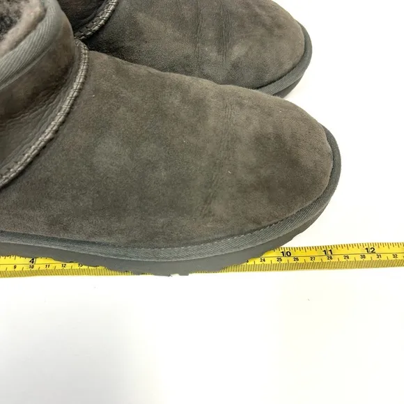 Ugg Classic Ultra Mini Boots Women 9 Gray Suede Sheepskin Lined Comfort Casual
