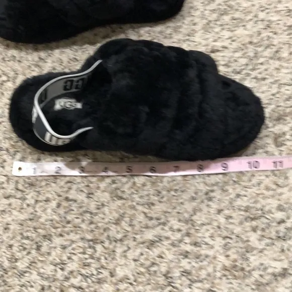 UGG Fluff Yeah Slide Sandals Size 7 Black Sheepskin