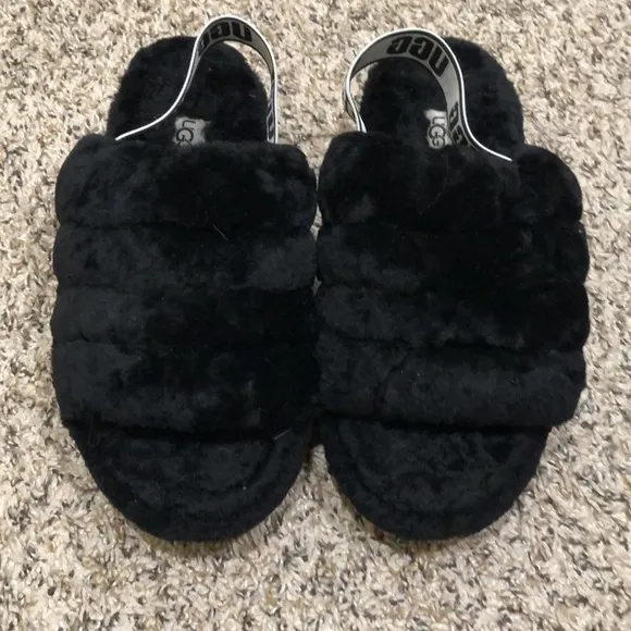 UGG Fluff Yeah Slide Sandals Size 7 Black Sheepskin