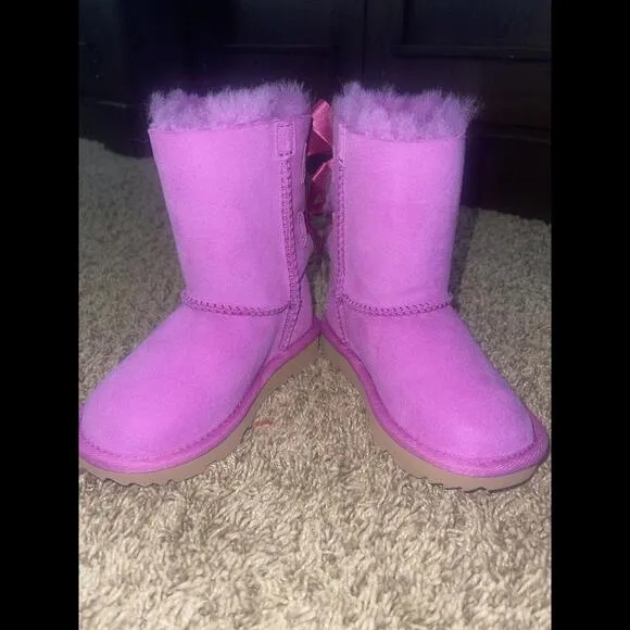 UGG Girl's Toddler Bailey Bow Suede Shearling Boots Size 6