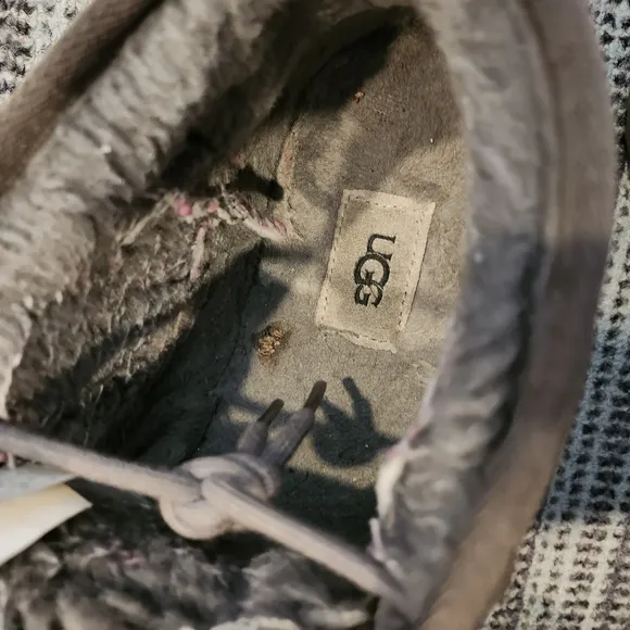 UGG Gray Chukka Boots Suede Sherpa Lined