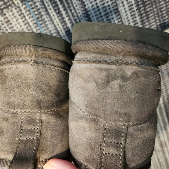 UGG Gray Chukka Boots Suede Sherpa Lined