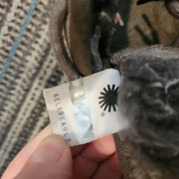UGG Gray Chukka Boots Suede Sherpa Lined