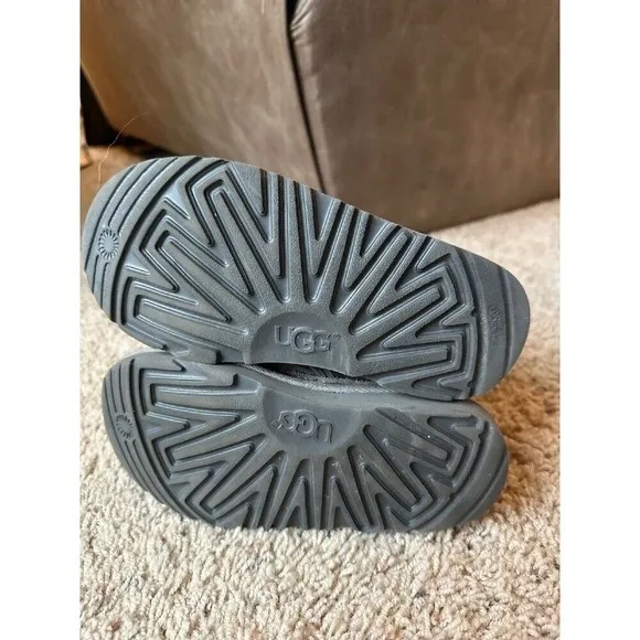 UGG Kids Neumel Chukka‎ Boot Suede Shearling Lined Gray Casual Shoes
