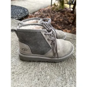 UGG Kids Neumel Chukka‎ Boot Suede Shearling Lined Gray Casual Shoes