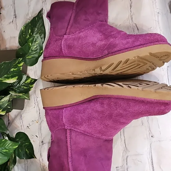 UGG Kristin Purple Passion Winter Boots Suede Ankle-Height 8