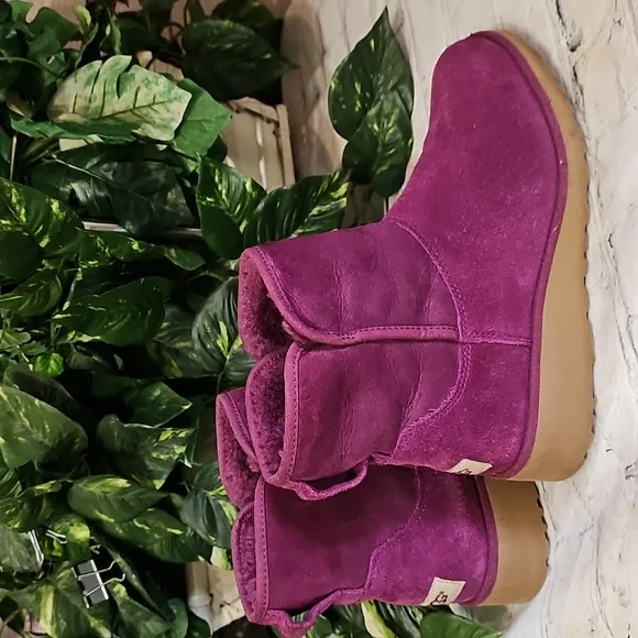 UGG Kristin Purple Passion Winter Boots Suede Ankle-Height 8
