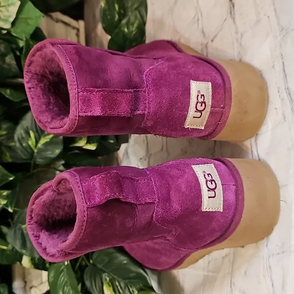 UGG Kristin Purple Passion Winter Boots Suede Ankle-Height 8
