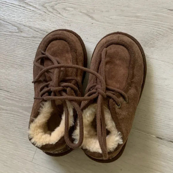 Ugg lace up brown boots size 12 unisex boys girls winter sheepskin suede