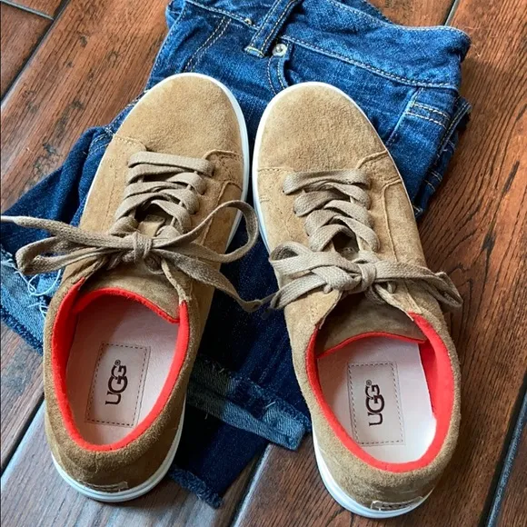 Ugg lace up suede shoes size 6